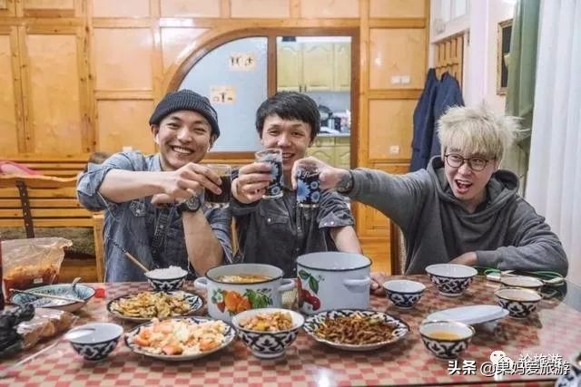 三个95后开五菱车,95后开着面包车环游世界