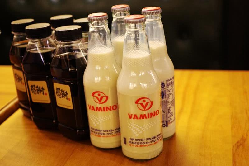 夜幕升起思北路口，285蚝味馆撸个串喝个酒聊个天！