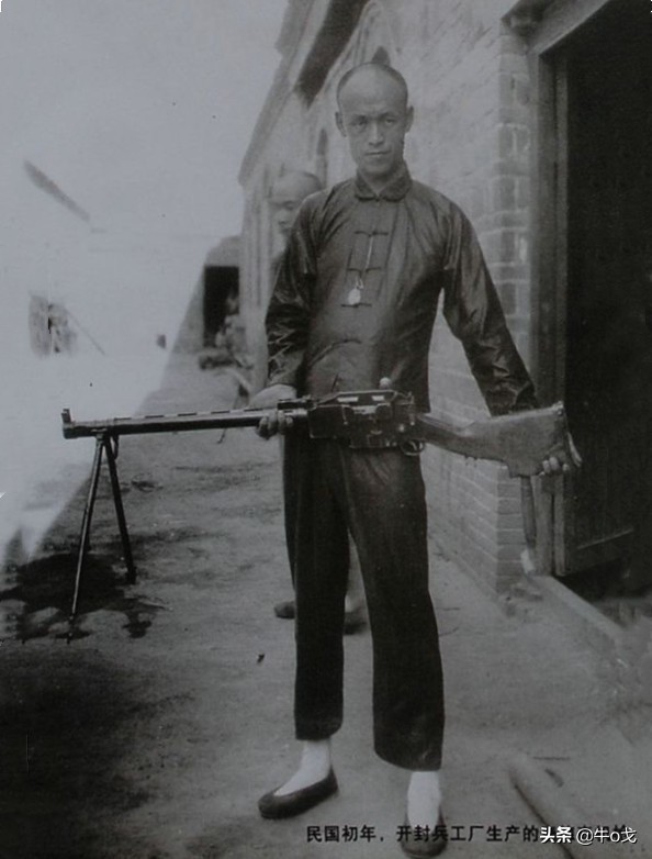 轻机枪和重机枪的区别,轻机枪和重机枪的区别在哪