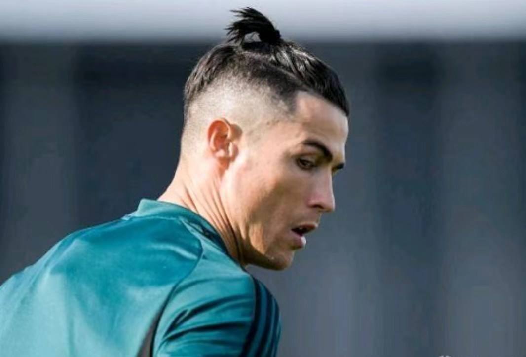 足球明星的发型图片大全,足球明星发型最好前十名