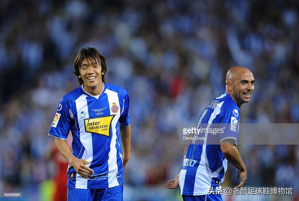 武磊二十四号球衣照片,武磊西班牙人7号球衣特写