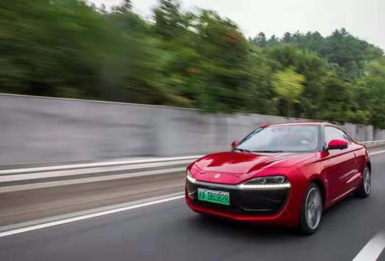 零跑s01目前最成功的老年代步车,零跑跑车s01