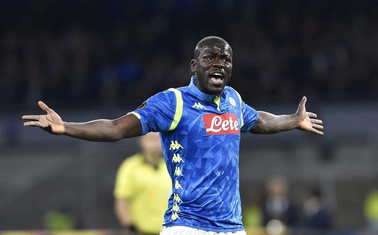 来看看范戴克加盟利物浦的一天,荷兰国脚范戴克利物浦后卫