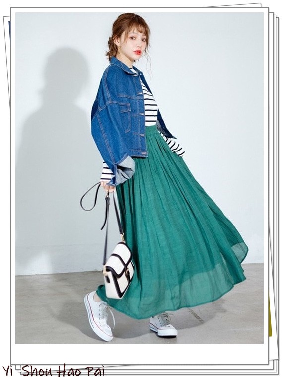 今年流行的绿色穿搭风,春天亮色系衣服颜色及搭配