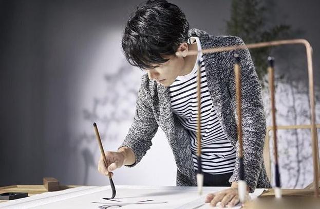 “不靠傍大姐”，36岁的黄轩，打了多少男明星的脸？