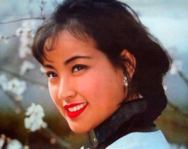 刘晓庆与同母异父妹妹相伴60年,刘晓庆与妹妹相伴60年