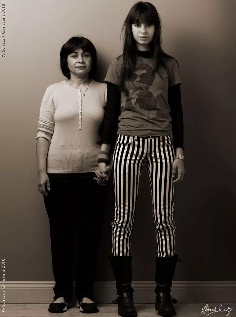 模特们啊~~妈妈的基因太强大，据说“女儿会偷走麻麻的美丽？