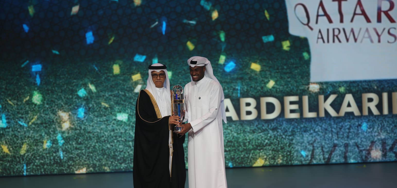 亚洲足球小姐王霜,王霜亚洲足球小姐颁奖视频