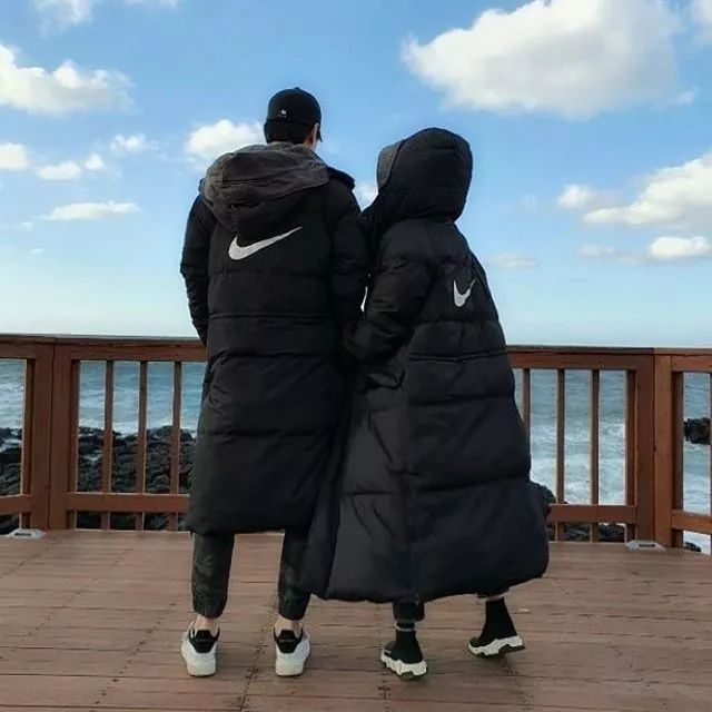 韩国女艺人告诉你，这才是今年最流行的羽绒服款式