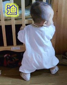 宝宝高兴时摇头和有病摇头的区别,宝宝总是摇头的原因是什么呢