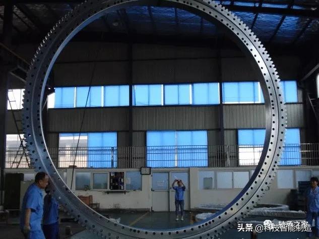 世界上最小钢球轴承,世界上最大的滚动球轴承