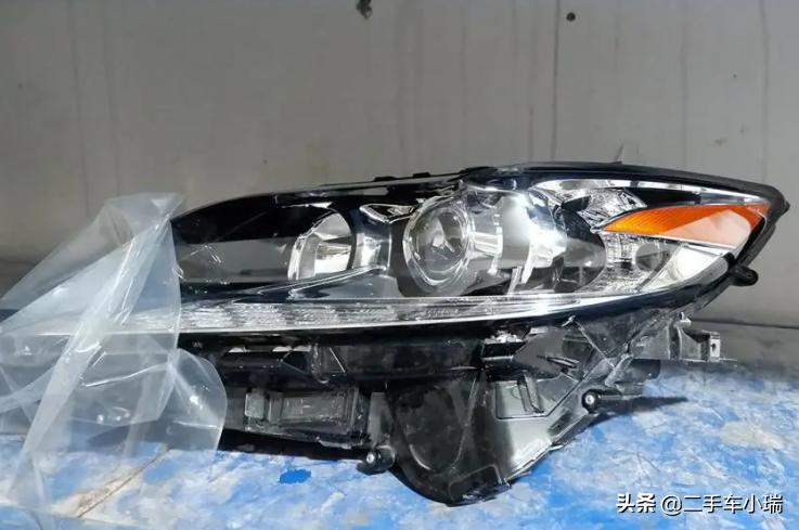 可乐白醋牙膏可以清洗汽车大灯吗,大灯划痕牙膏翻新靠谱吗