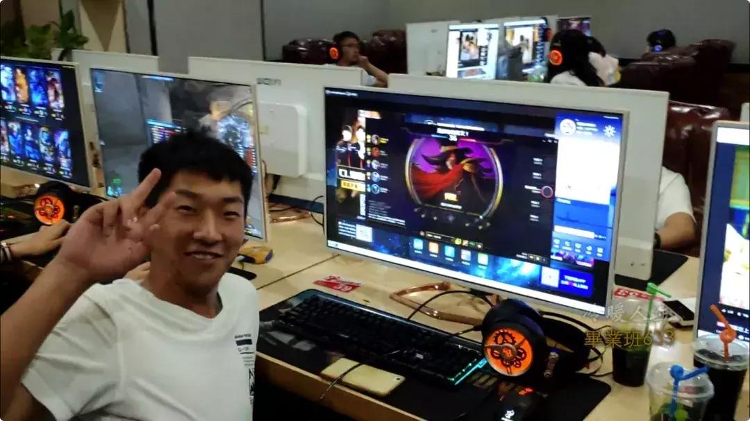 一个“疯老师”和11个“问题学生”的一场孤注一掷的冒险