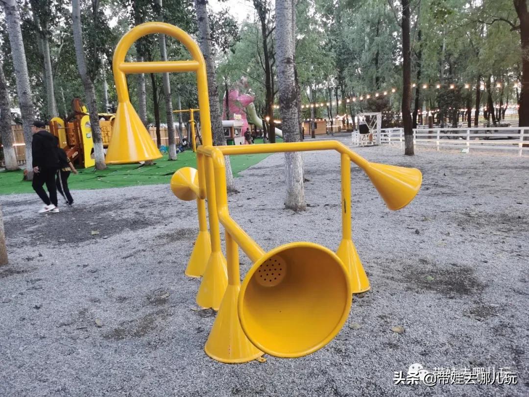 北京五环内新开萌宠乐园,除了喂动物,还能玩大滑梯、免费享帐篷