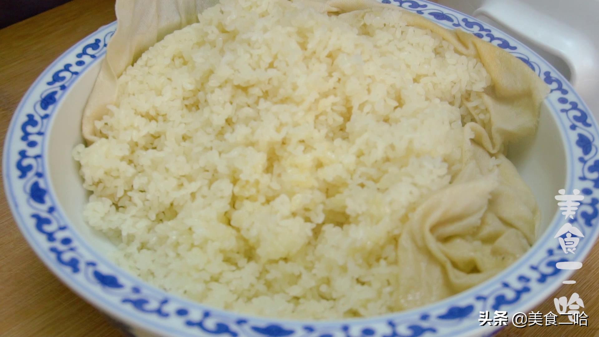 用电饭煲蒸咸糯米干饭怎么弄好吃,在家自己怎样蒸糯米糕