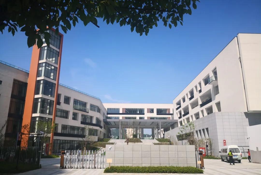 新区一中预计初一28个班就读于滨河路校区！师资是这样的