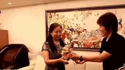 “我在为自闭症女儿奔波，你却让你妈吸雾霾”