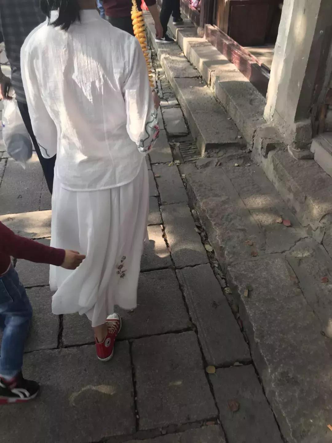 各色古镇岂能都长着一张脸,中式古镇风貌