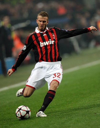 曼联贝克汉姆任意球合集,曼联贝克汉姆半场吊射