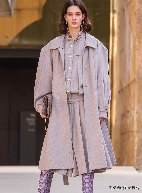 2020春夏巴黎时装周chanel秀场,2022秋冬首尔时装周bonbom