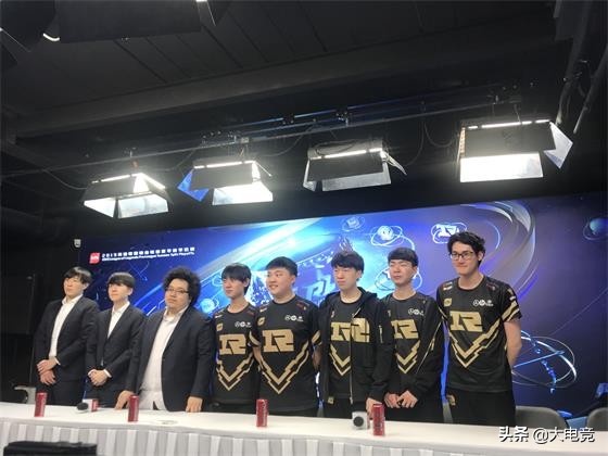 uzi总决赛有几次五杀,uzi首次在世界赛落泪