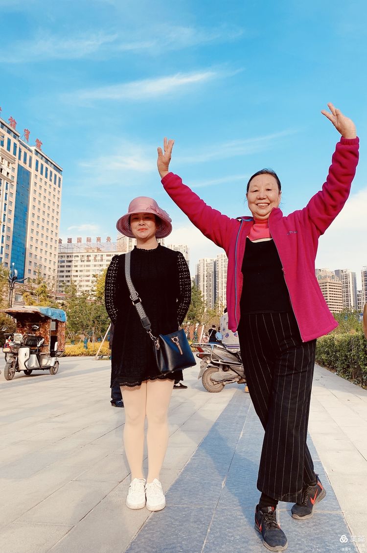 洛阳牡丹广场新疆舞视频,洛阳牡丹广场爵士舞