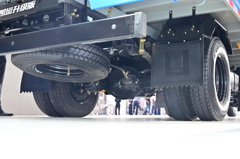 五十铃江铃凯运宽体,江铃凯运和五十铃轻卡区别