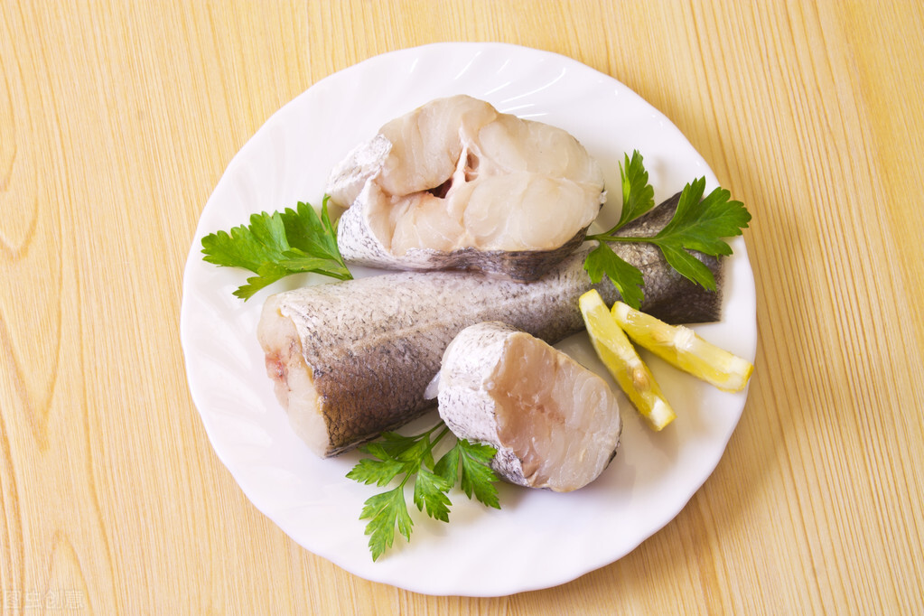 45元一斤的鳕鱼和银鳕鱼对比,市场上几元一斤的鳕鱼片是真的吗