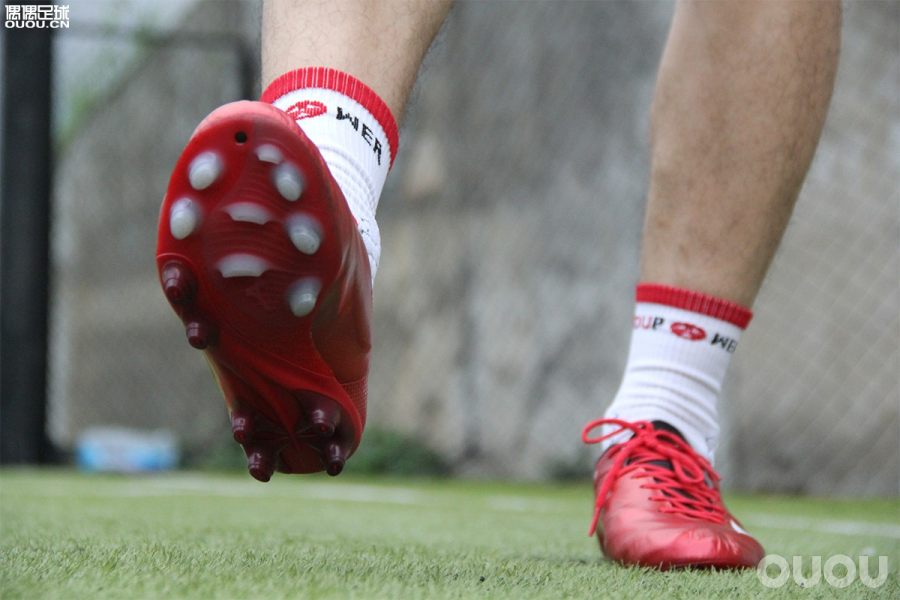 足球鞋实战测评nike暗煞,rebula足球鞋测评