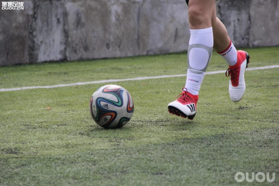 阿迪达斯predatorfreak.3测评,阿迪达斯predator20.4怎么样