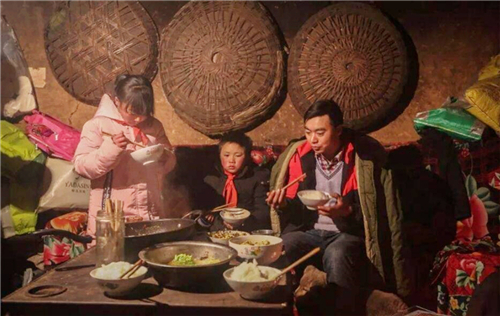 冰花男孩王福满,当年冰花男孩近况