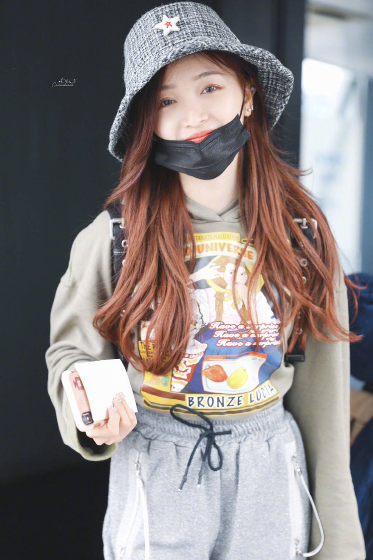 鞠婧祎、吴宣仪、迪丽热巴，你最欣赏谁的*服私**？