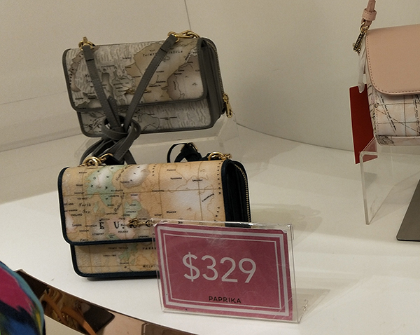 香港paprika男士包,种草papi酱零食