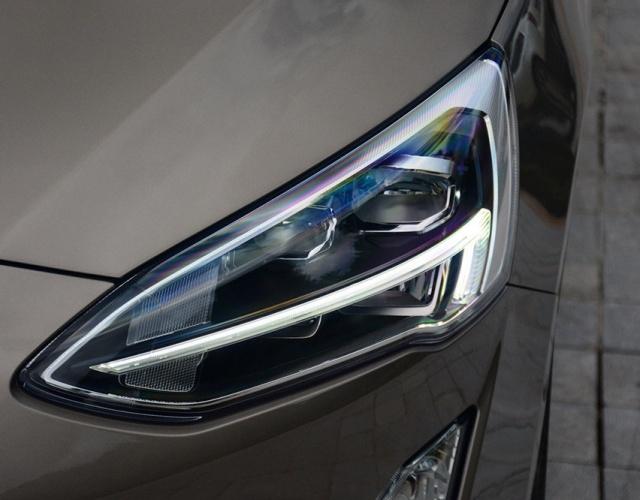 新款福克斯三厢值得买吗,三厢福克斯好看吗