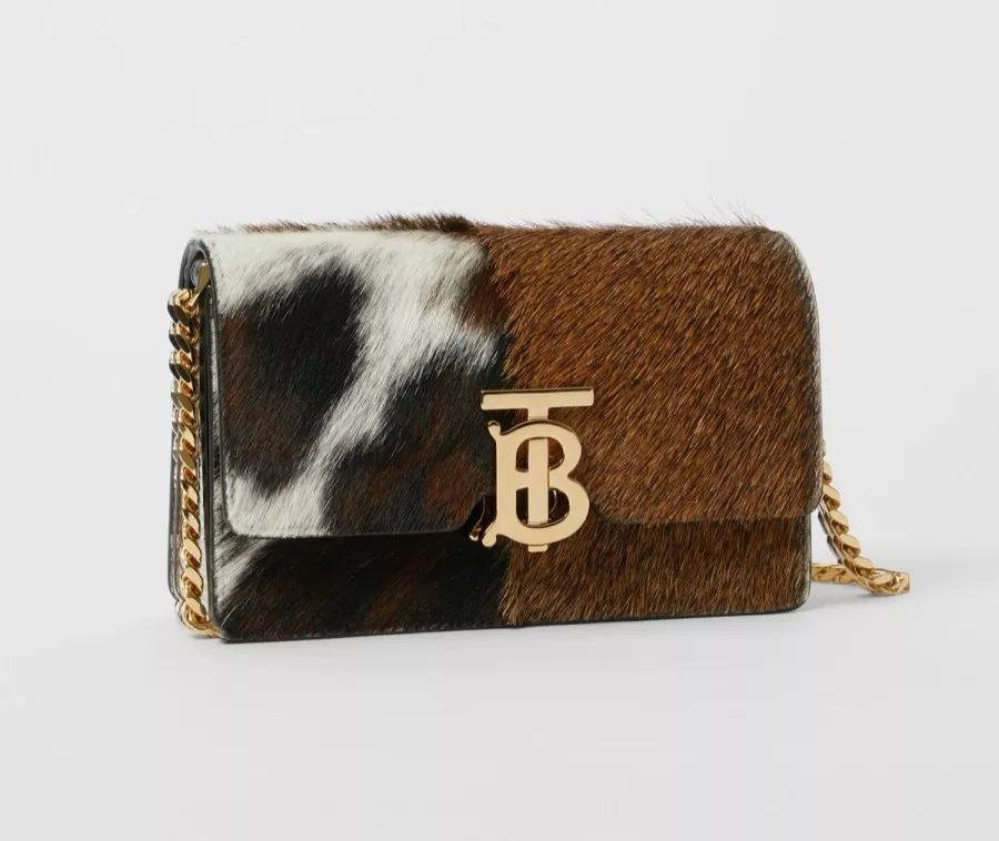 冬天必备款毛毛包 (毛毛包穿搭)