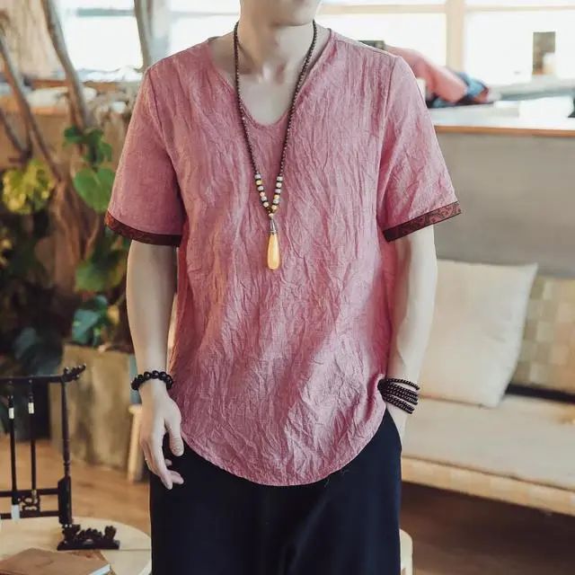 哇塞！43岁舅舅这样穿T恤，帅的让人心动，整条街回头率都归他