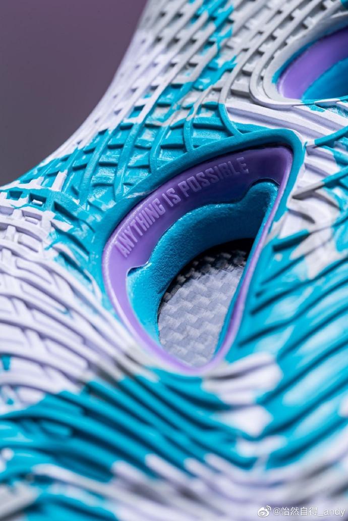 童鞋装碳板，配置高过耐克PG4，李宁真有你的