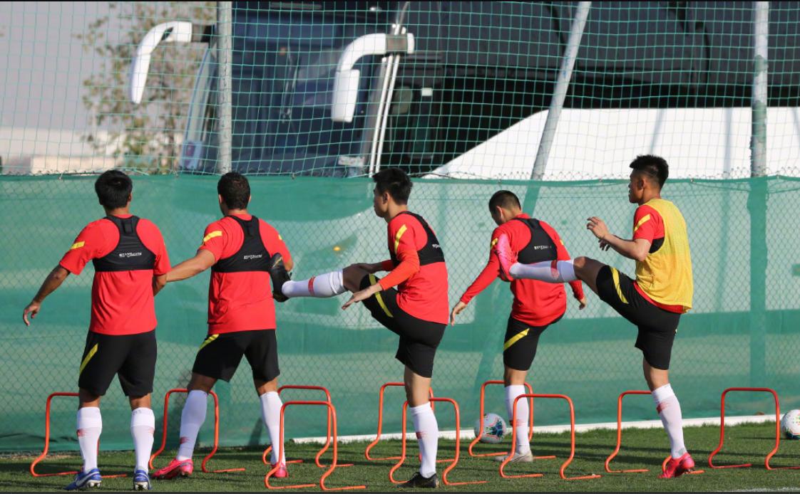 蒿俊闵2019年队服,国足艾克森和蒿俊闵