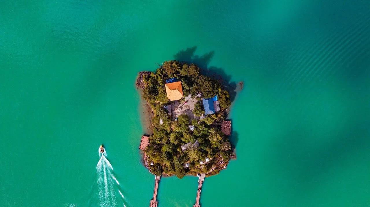 中国唯一不收费的高速公路,中国旅游风景最好的四条高速