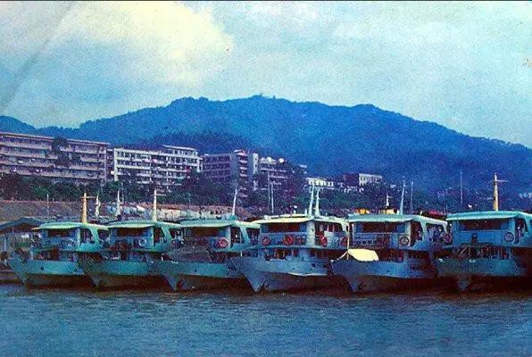 搭过这种船的梧州人,都已经老了!好好珍藏吧!你搭过吗?