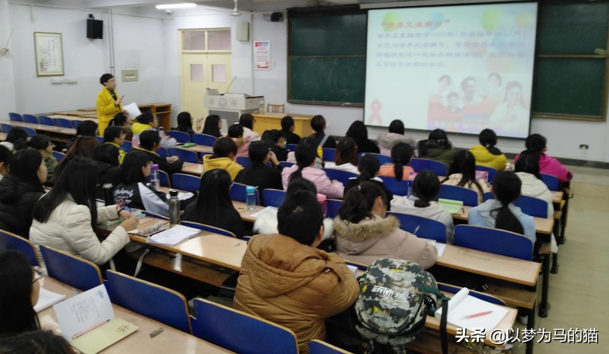 适合文科女生的10大专业,比较适合文科女生的专业推荐