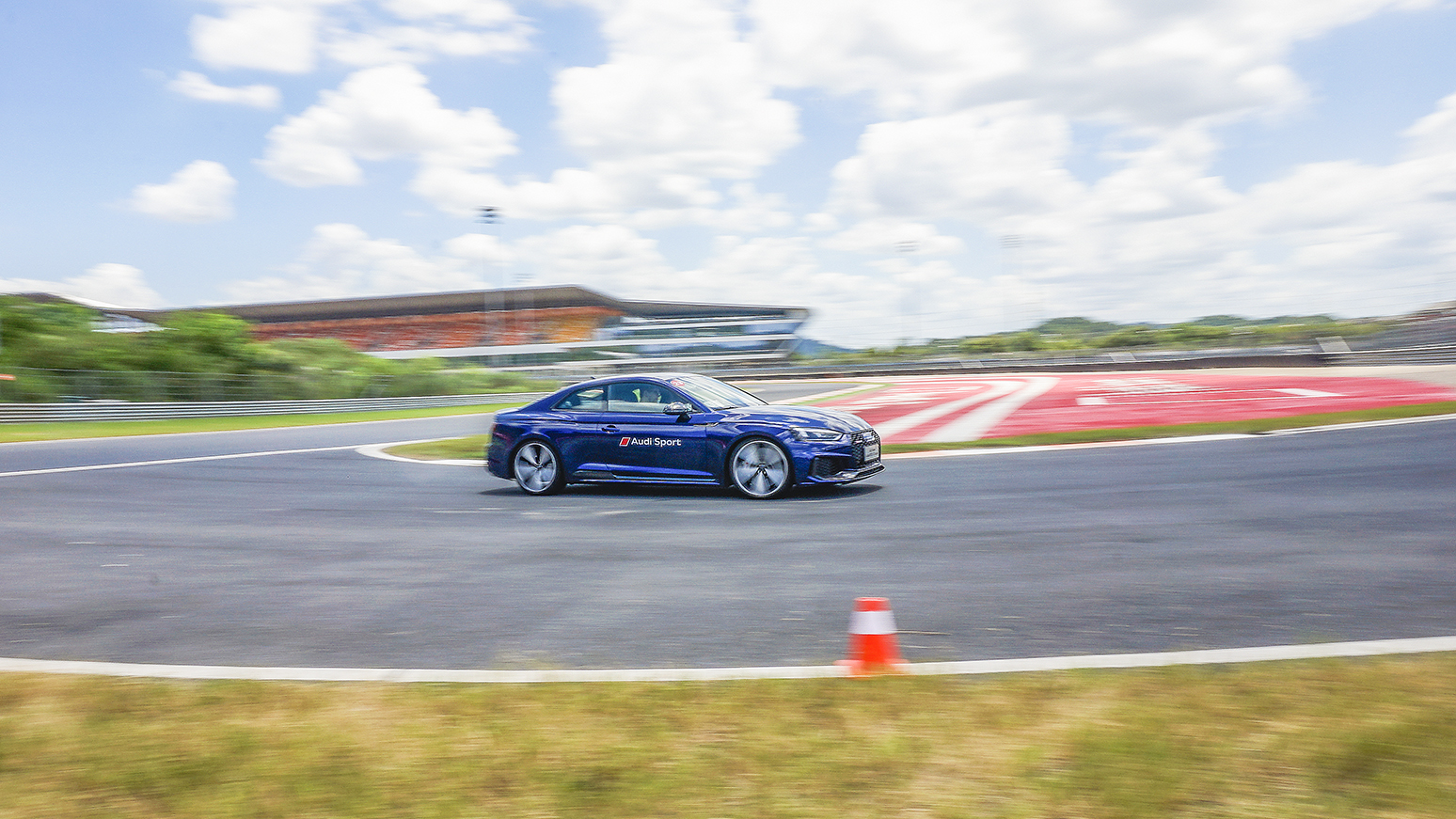 奥迪≠推头王！四驱或许真的挺香