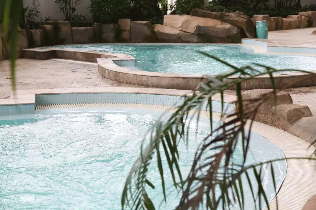 浪漫树屋、奇妙酒店、恒温水乐园...去江浙沪Top酒店跨个30℃的年