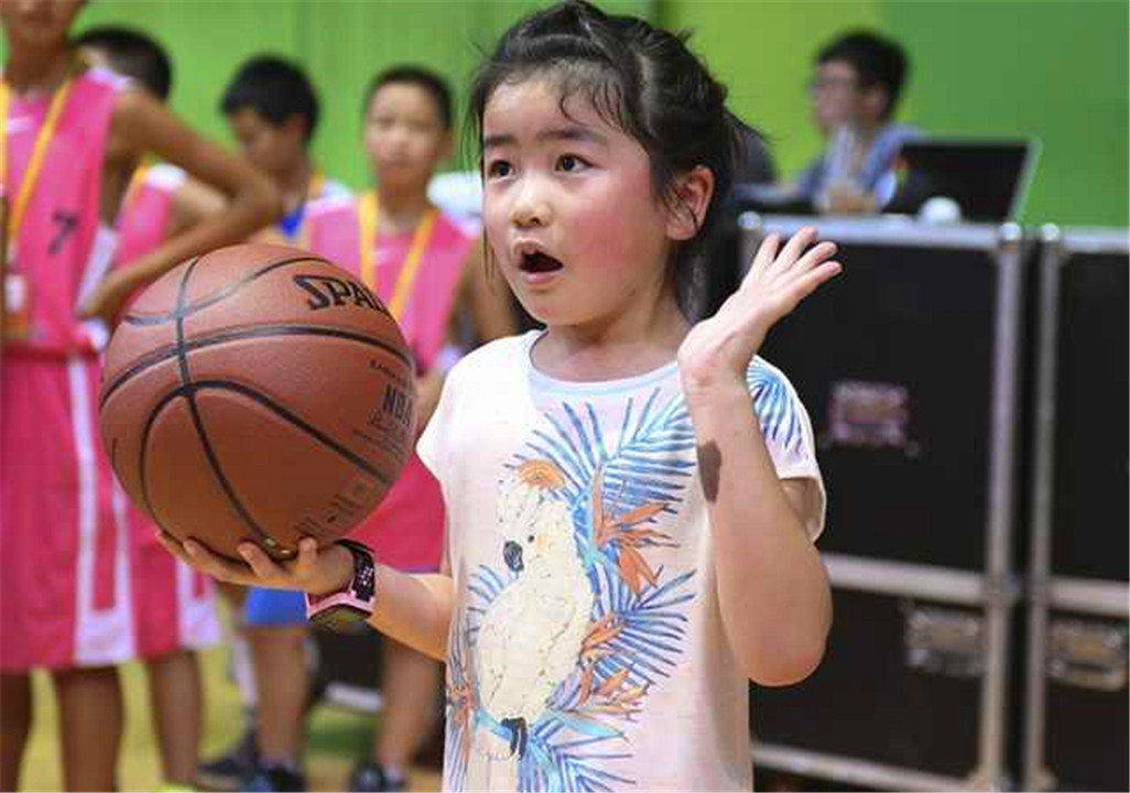 姚明女儿13岁身高到底多高,姚明女儿身高最新数据