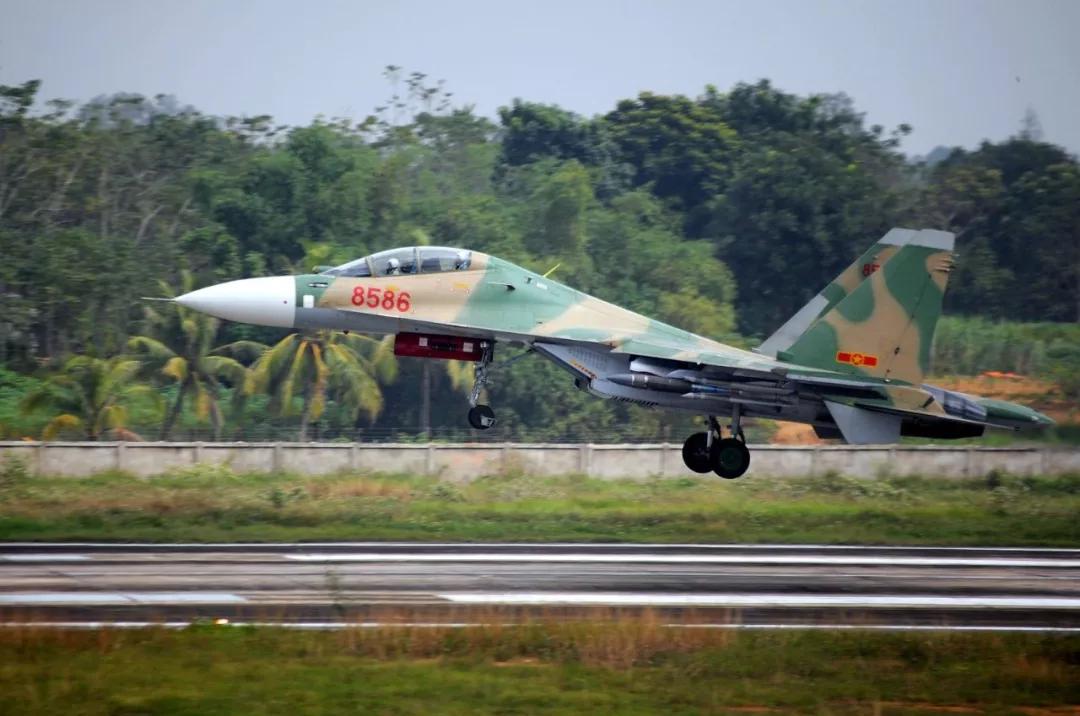 美国航母北约演练俄怎样应对,无人机对付美国航母