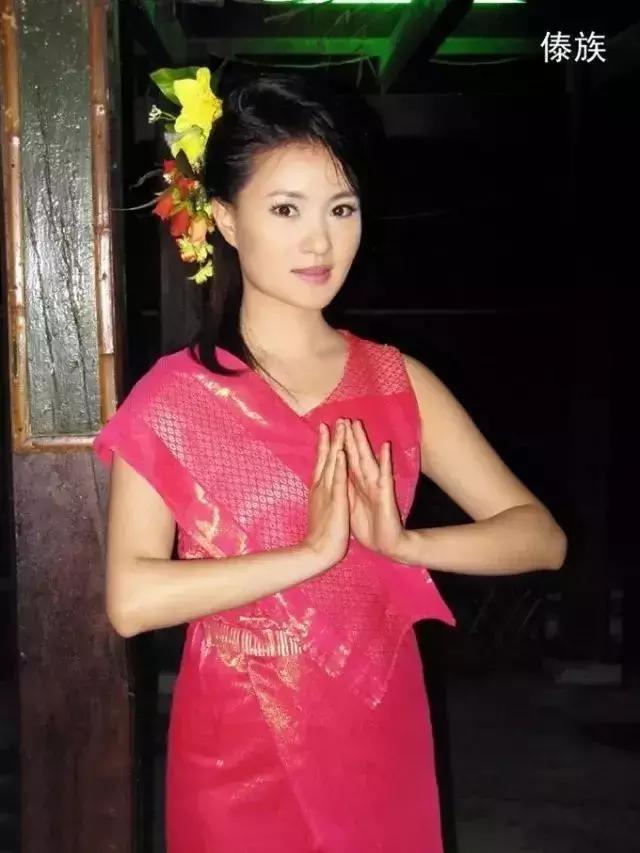 56个民族美女服饰图片大全,56个民族女生的漂亮服装