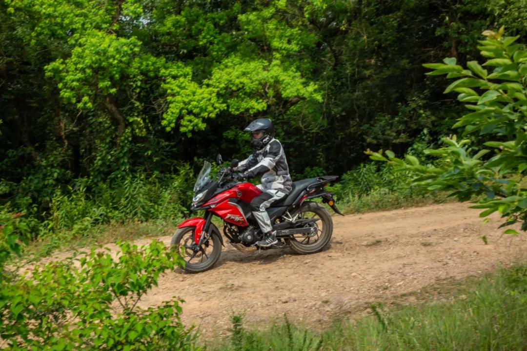 胖虎试驾：新大洲本田CBF190X终于不再是街车换壳了