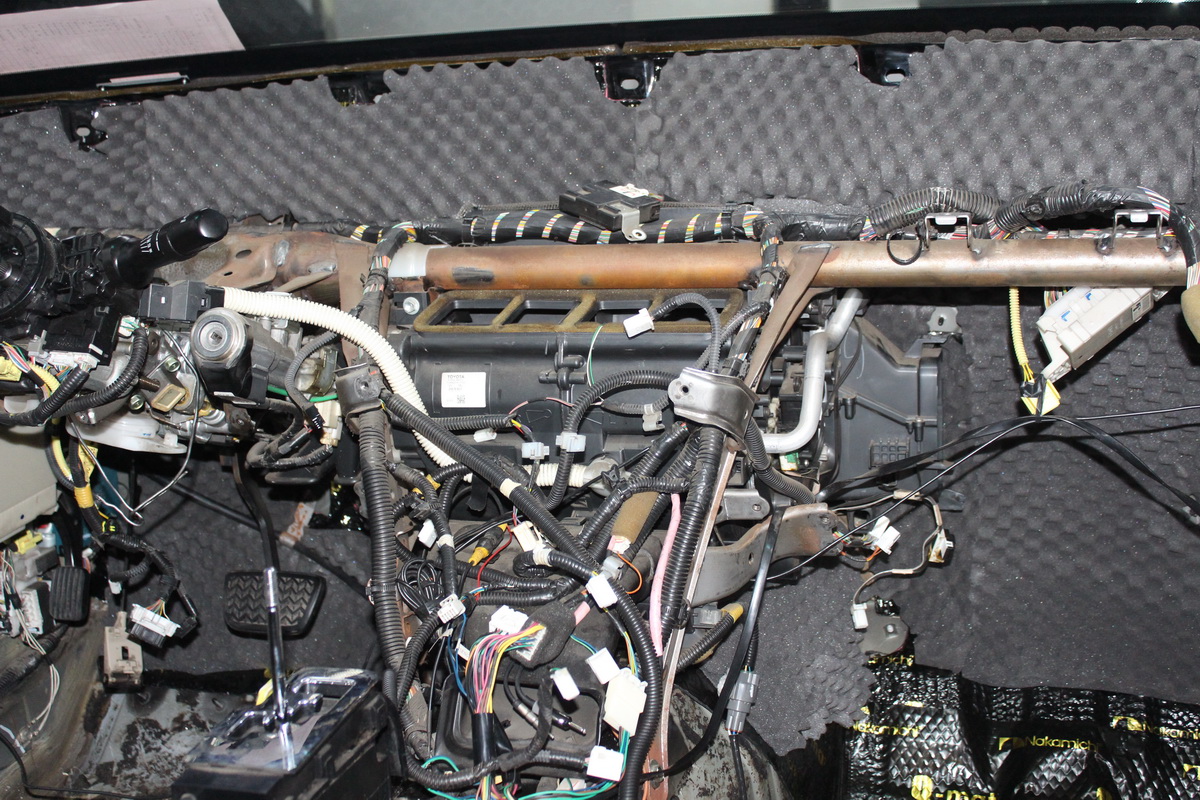 丰田皇冠2018款隔音什么水平,丰田皇冠隔音实测