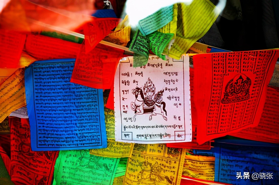 到西藏途中有哪些风景,去藏区的路上为什么都是经幡