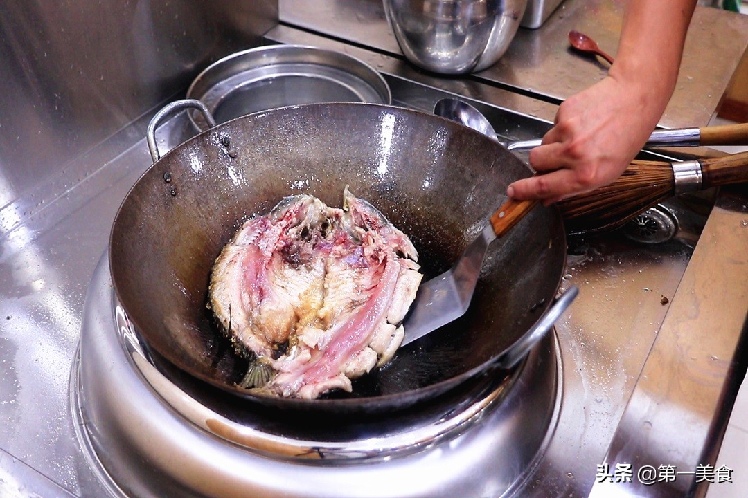 烤鱼的家常做法用烤箱怎么做烤鱼,烤鱼的做法大全不用烤箱不用锡纸